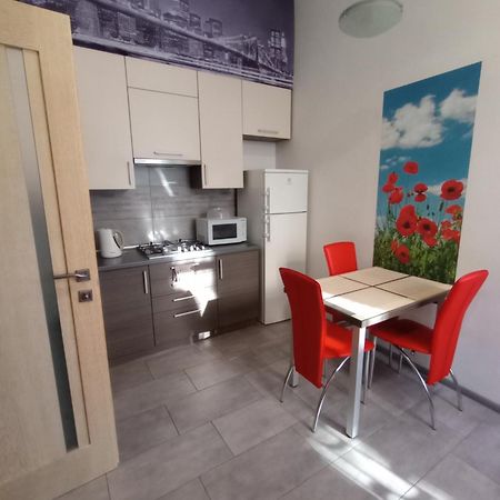 Apartment On Khorvatska Street 리비프 외부 사진