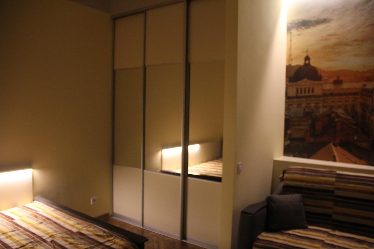 Apartment On Khorvatska Street 리비프 외부 사진