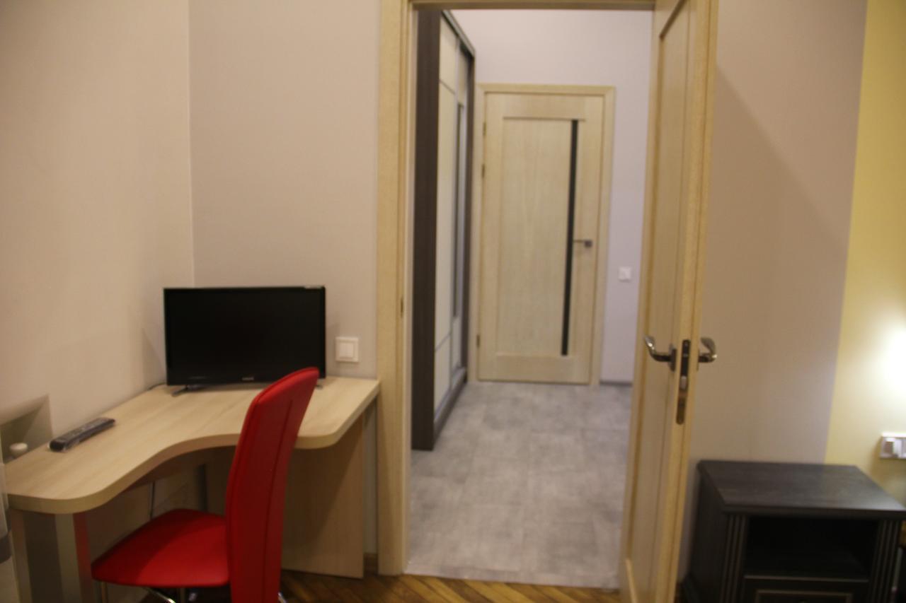 Apartment On Khorvatska Street 리비프 외부 사진