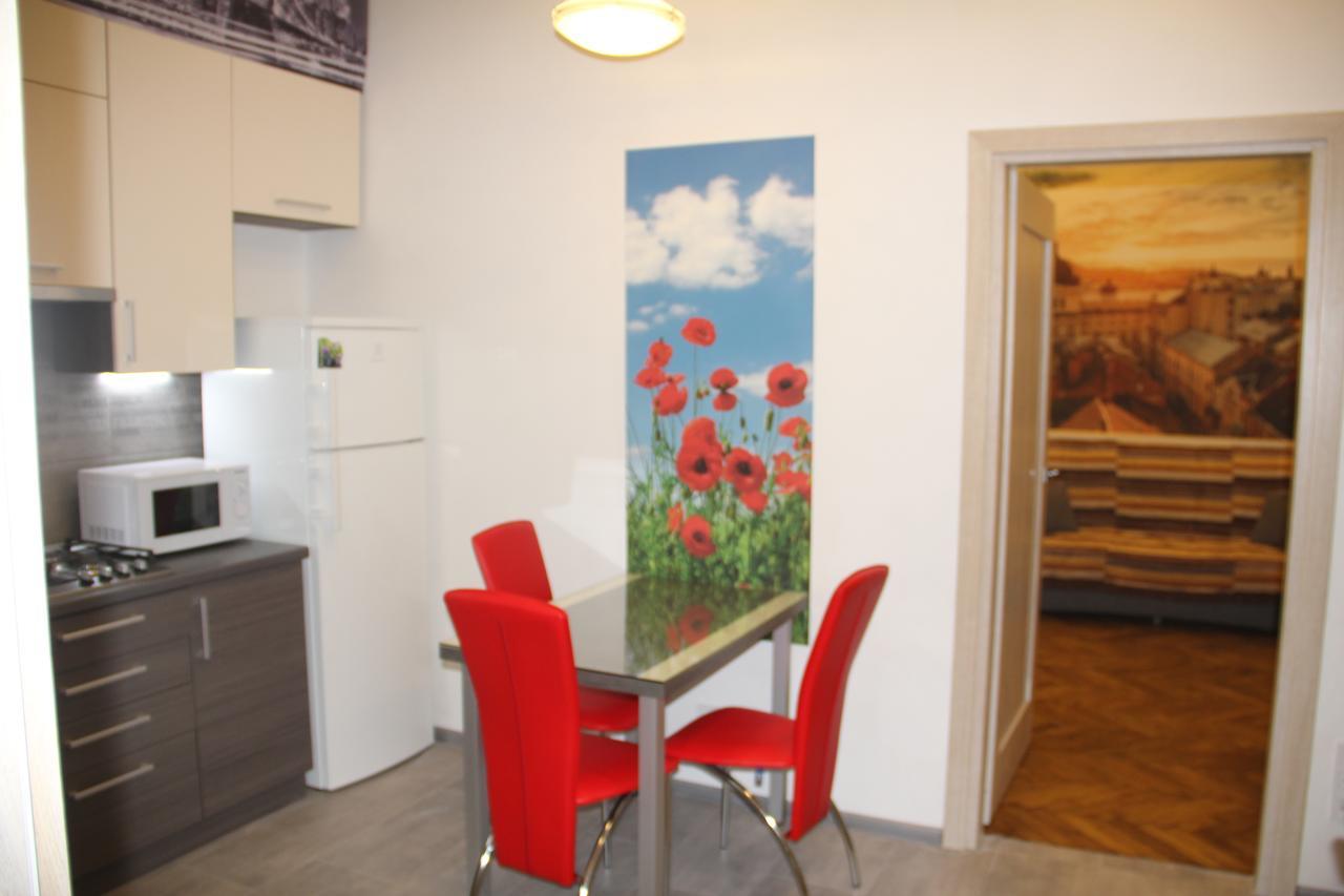 Apartment On Khorvatska Street 리비프 외부 사진