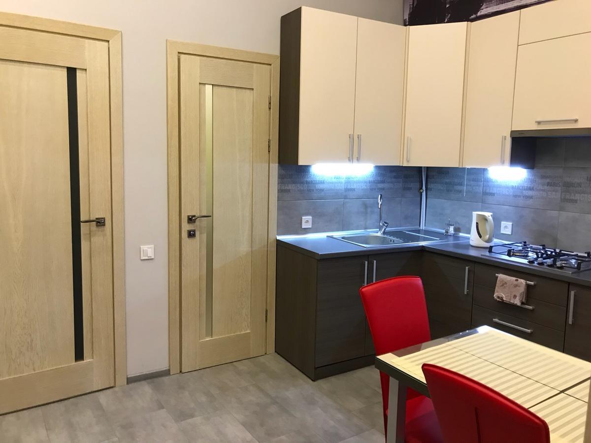 Apartment On Khorvatska Street 리비프 외부 사진